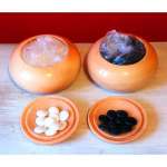 Камни Го в каменных чашах и в ящике натурального шёлка